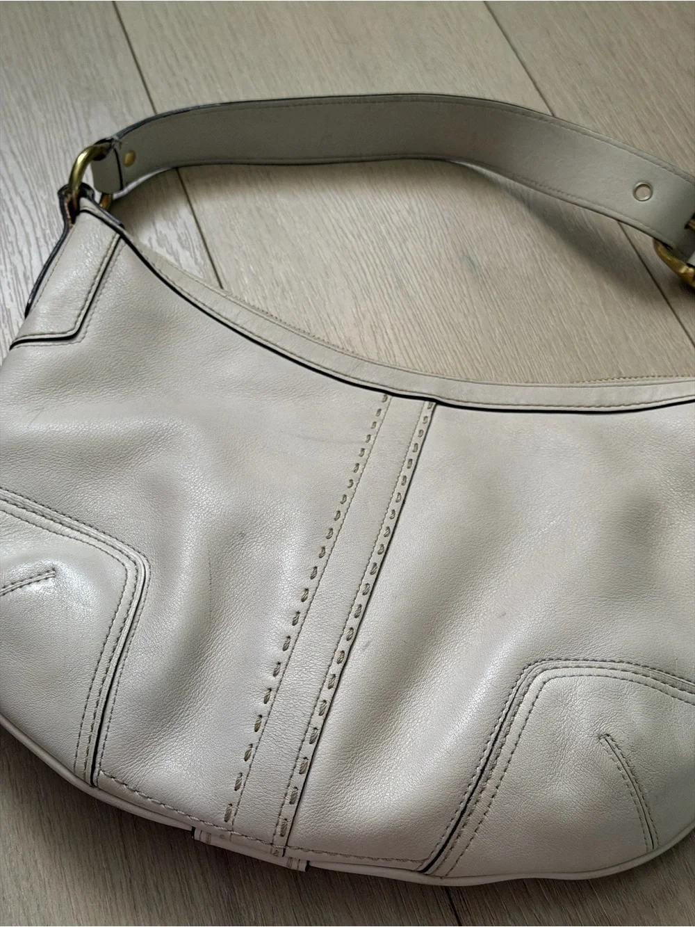 Vintage Coach Cream Leather Shoulder Bag with Brass Hardware